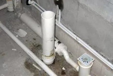 卫生间墙面渗水的原因及处理方法