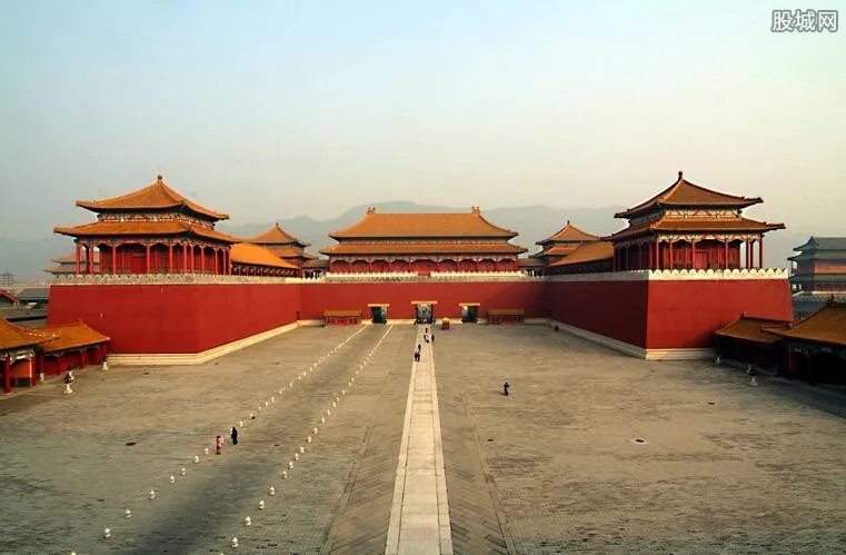 故宫奔驰女主高璐身份背景 其老公及亲属等资料被深扒