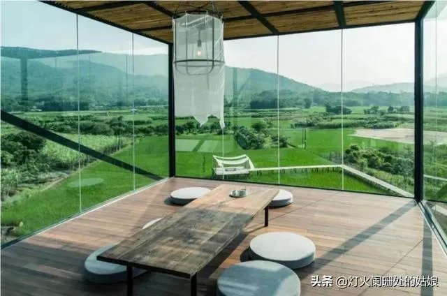 一妹子微信加错好友和我聊上了，支教大学生，男友找小三把她甩了，是不是我的机会来了？