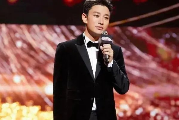 贾乃亮调侃了半个演艺圈，贾乃亮不做主持人是不是有点可惜？