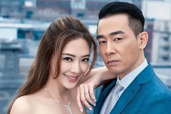 应彩儿出席陈小春演唱会，大秀恩爱，有没有被甜到？