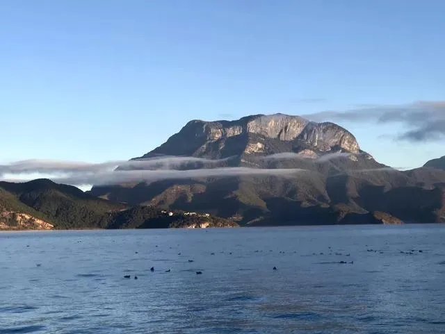 香格里拉和泸沽湖哪个更值得去？