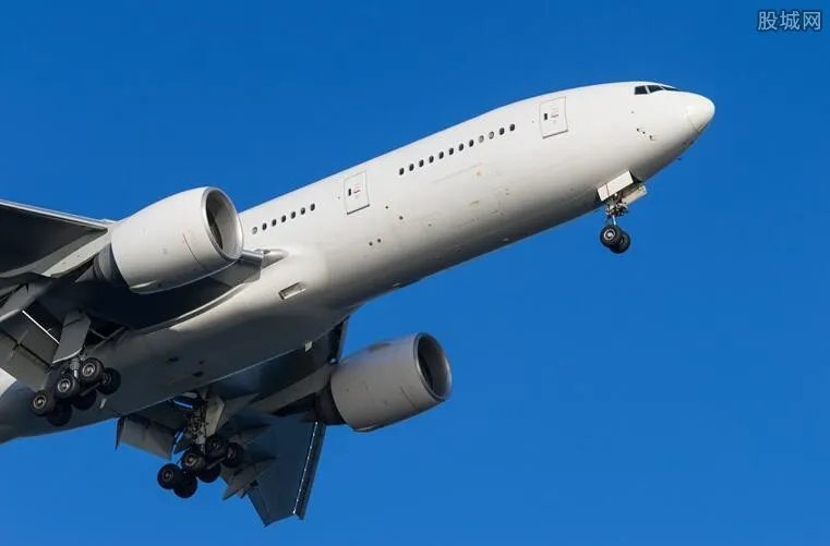 国泰航空宣布裁员8500人 重组计划即日生效