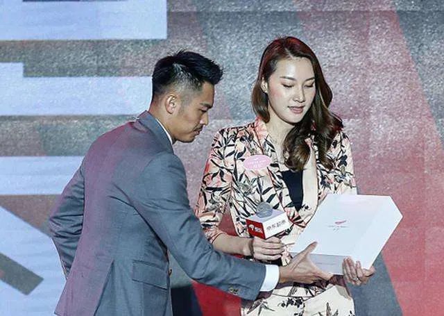 赵雅淇暗讽，4年前林丹出轨谢杏芳为何没有计较?