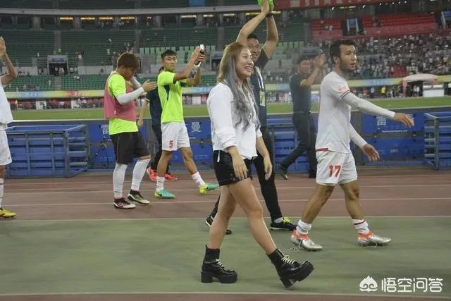 文筱婷把贵州恒丰队的队徽纹在腿上，你怎么看？