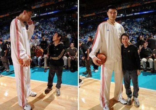 普通人和NBA巨人合影，怎样才能显得不矮？