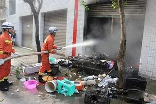 山东科技大学北门小吃街发生火灾，导致起火的原因是什么？