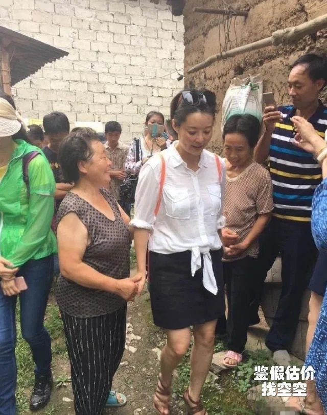 对于袁立做慈善与她撕浙江卫视节目的事情，你们怎么看？