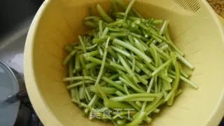 茼蒿杆炒香干