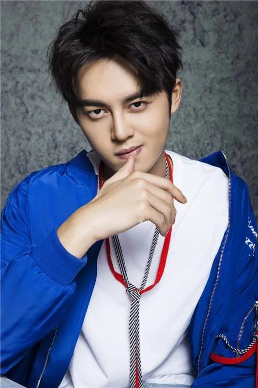 和谢娜同姓的艺人谢彬彬是何许人也，他有哪些个作品？