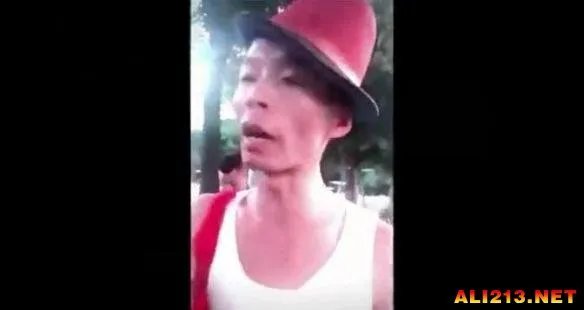 一曲乡村非主流《百元歌》MV爆红 百元哥彻底火了