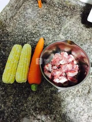 玉米萝卜排骨汤