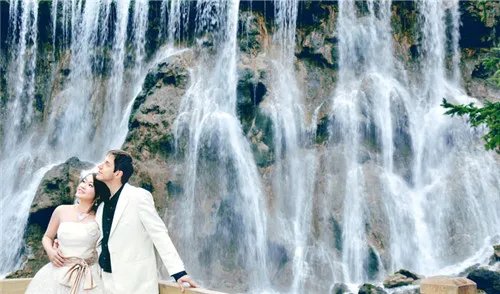 九寨沟婚纱摄影团购哪家好 川西婚纱照拍摄景点推荐