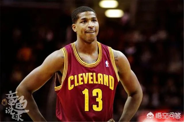 西蒙斯、TT和卡戴珊姐妹一起度假，你怎么看？