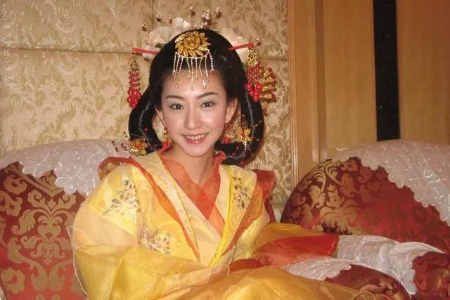 如何看待《演员请就位2》唐一菲退赛这件事？