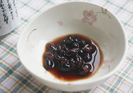 请问醋泡黑豆能养发生发黑发吗