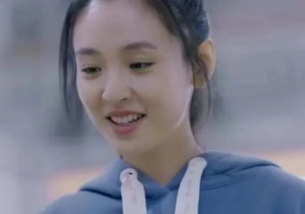 冰糖炖雪梨:棠雪怎么了,让冰神心疼得一把搂住?