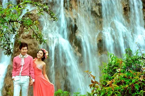 九寨沟婚纱摄影团购哪家好 川西婚纱照拍摄景点推荐