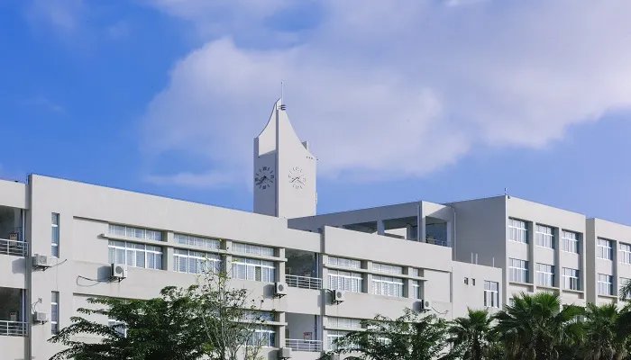 中南财经大学是985吗