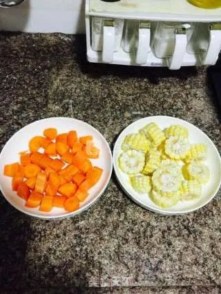 玉米萝卜排骨汤