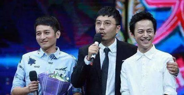 何炅和李维嘉都是湖南卫视的主持人，为什么何炅比李维嘉出名？