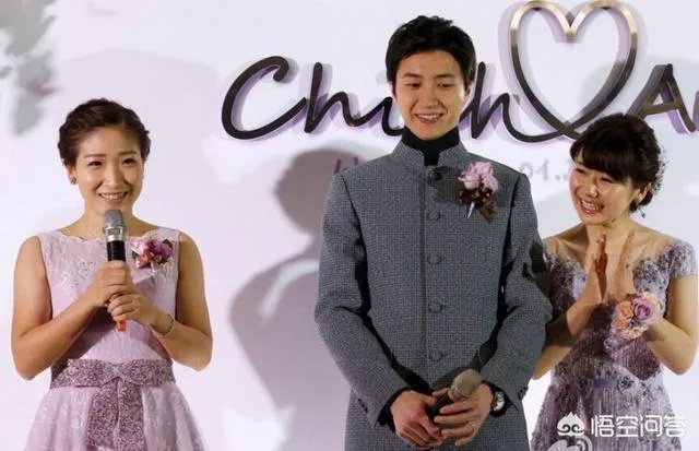 日本公开赛后刘诗雯发博晒福原爱送的礼物。怎样评价这一对跨国姐妹花之间的迥异人生？