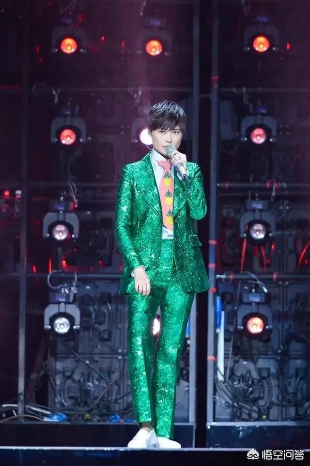 李宇春又拿下了Gucci的代言,到底为什么时尚圈那么喜欢她?