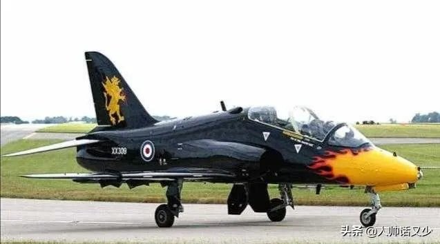 韩国“最负盛名”战斗机t50教练机，性能非常优异，是否国产却遭到争议，你怎么看？