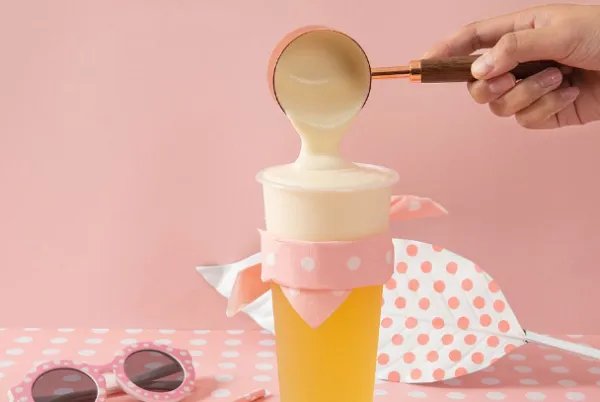 香飘飘上半年赚2万块，作为老对手的优乐美是什么情况？