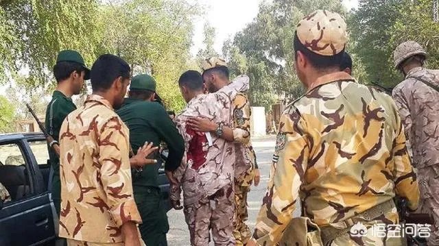 伊朗阅兵遭武装分子持枪突袭,在场几千士兵为何无一开火还击?