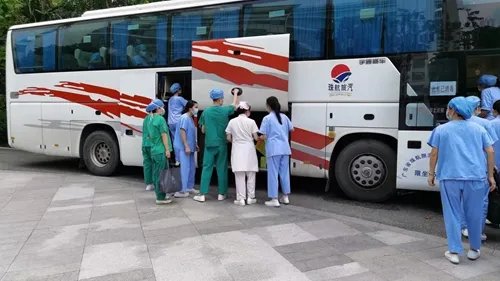 今广东省中医院大学城医院集结52人医疗队驰援广州南沙区助力疫情精准防控