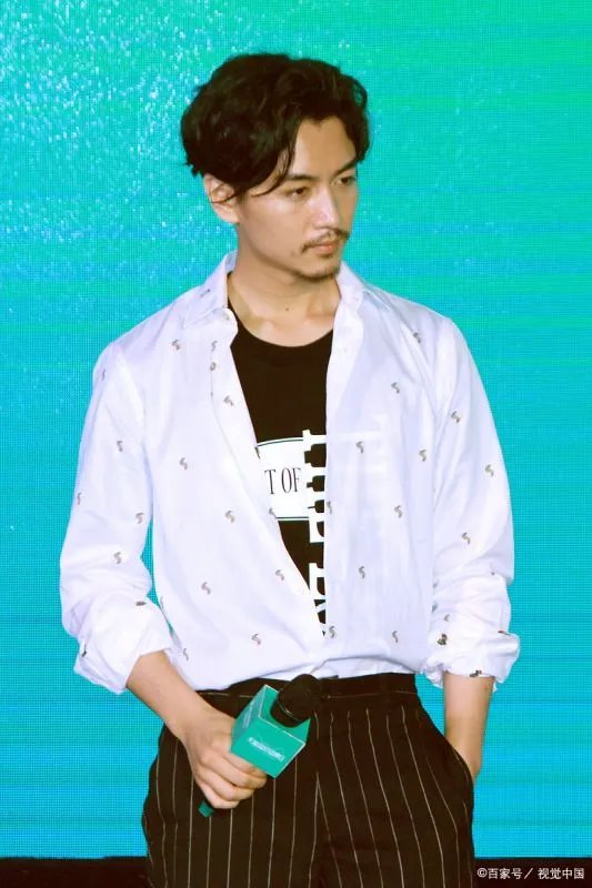 陈晓转错陈妍希微博引热议，结婚后的他们，如今过的怎么样？