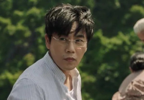 白敬亭爬山梗,你还知道小白哪些梗?