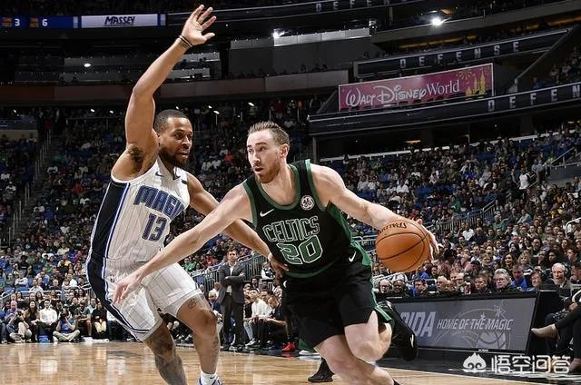 绿军错失绝杀，欧文质疑海沃德不把球给自己，替补席对喷，队友冷眼旁观，你怎么看？