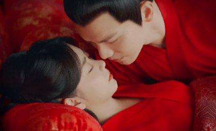 谭松韵走机场被粉丝送面粉,求给钟汉良“体面”,究竟是怎么回事?