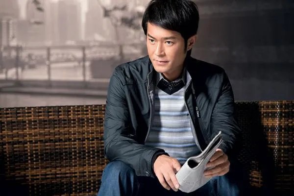 古天乐患严重颈椎病，吃止痛药拍戏，如何看待他的敬业精神？