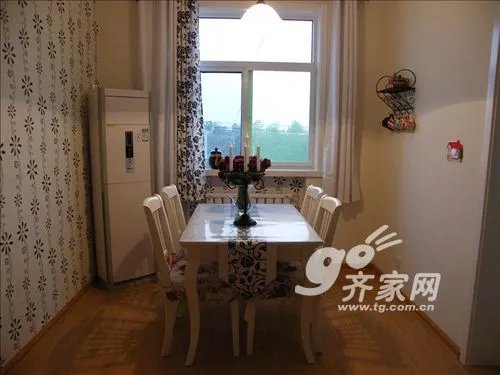 网友欢欣大秀90平两室两厅毕业照 田园欧式混搭