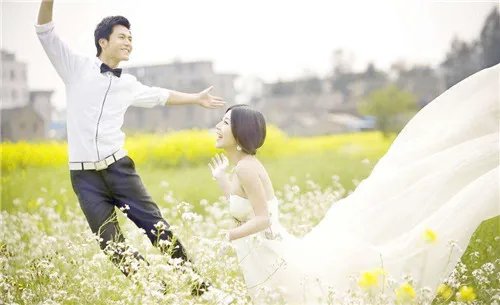 婚纱影楼网站盘点 网上怎样订婚纱