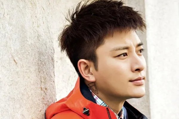 贾乃亮是如何从夹缝中的小人物，蜕变成功的？