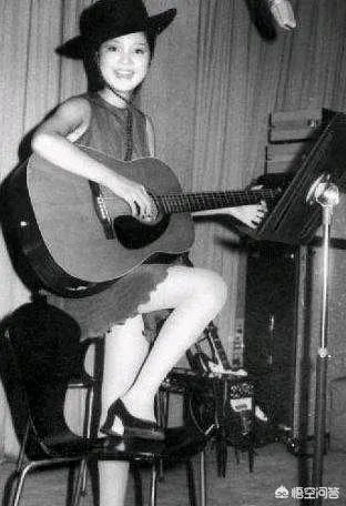 邓丽君为什么在那个年代那么红？