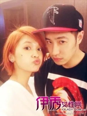 潘玮柏陈妍希杨丞琳相聚晒嘟嘴可爱亲密照