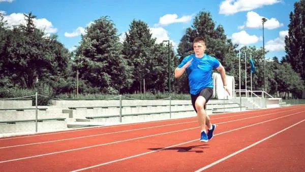 中考体育将达到和语数外同分值水平，这公平吗？