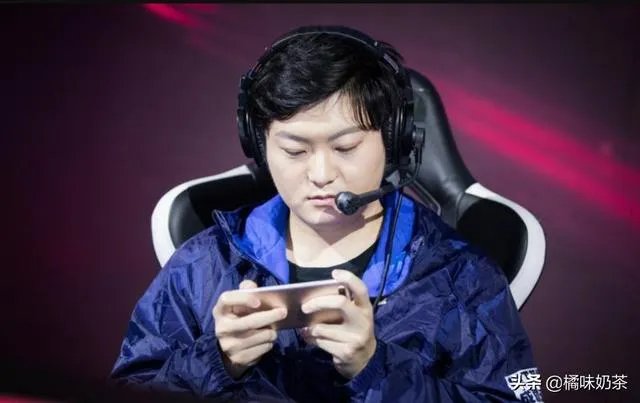 AG老帅官宣退居幕后，春季赛不会上场，给年轻人更多机会，离退役不远了，如何点评？