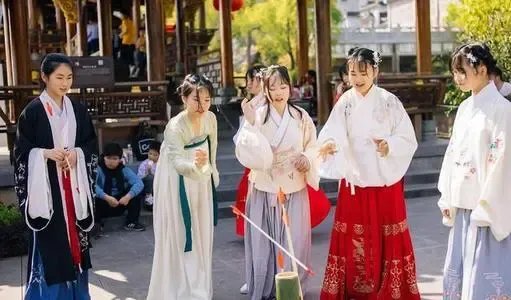 南京夫子庙女子穿和服怎么看