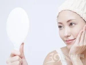 锻炼胸肌    男士健胸瑜伽练习方法