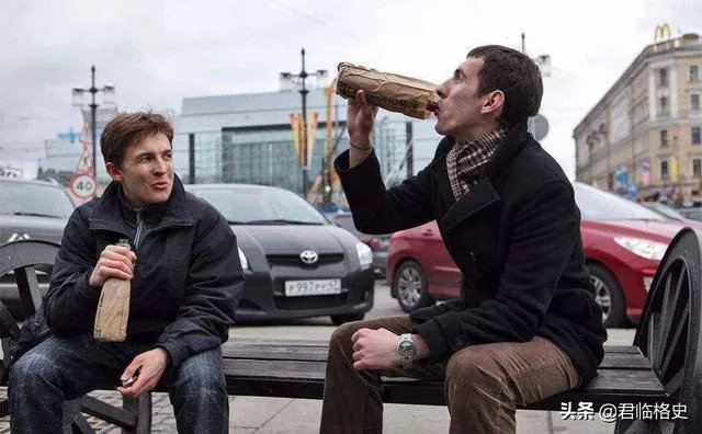 对于俄罗斯现在疫情快速增长大家怎么看？