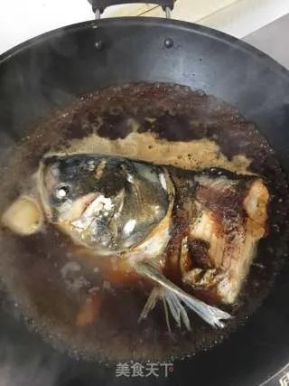红烧鱼头