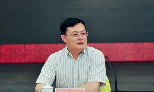 厦门大学校长 朱崇实