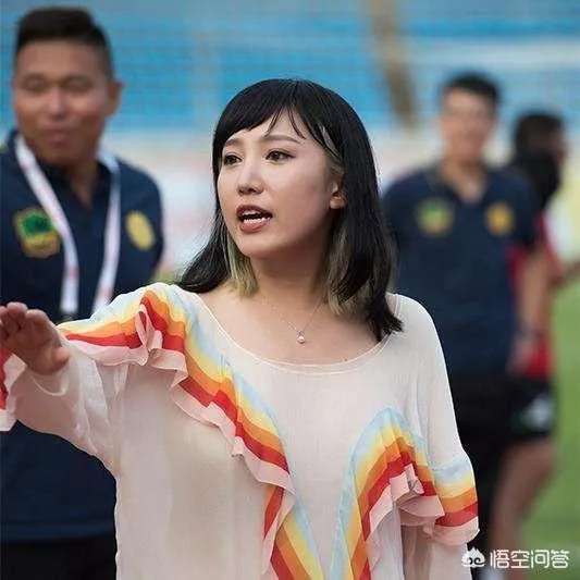 文筱婷把贵州恒丰队的队徽纹在腿上，你怎么看？