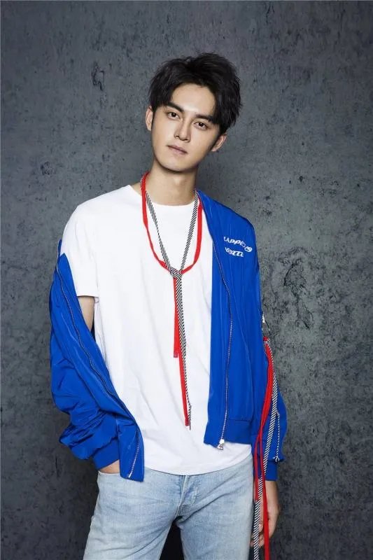 和谢娜同姓的艺人谢彬彬是何许人也，他有哪些个作品？